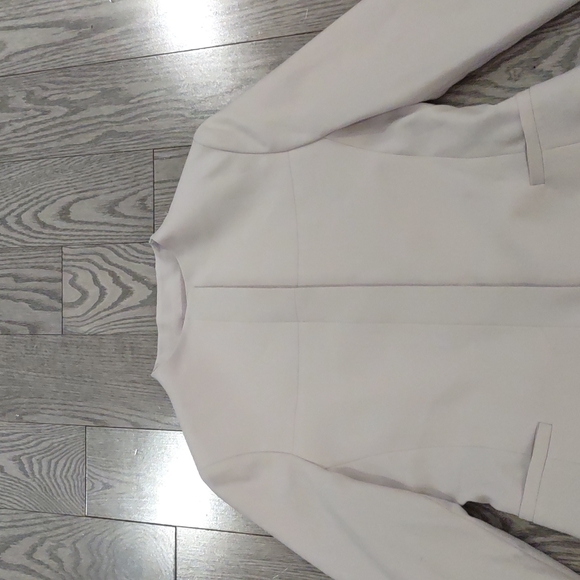 Beautiful trench coat by lucent☘️🍀🌼 - Picture 3 of 12